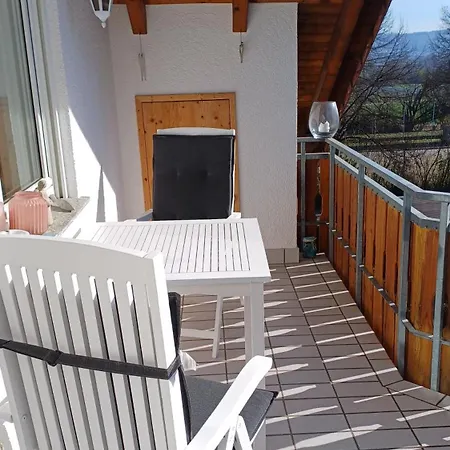 公寓 Helle Schoene Dachgeschosswohnung Mit Balkon 史塔卡赫