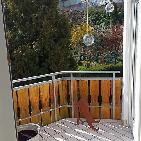 Helle Schoene Dachgeschosswohnung Mit Balkon شقة *