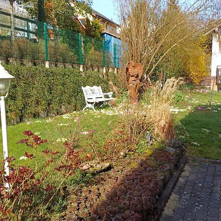 Helle Schoene Dachgeschosswohnung Mit Balkon Apartman