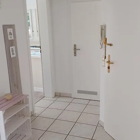 Helle Schoene Dachgeschosswohnung Mit Balkon Apartman