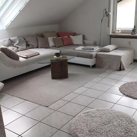 公寓 Helle Schoene Dachgeschosswohnung Mit Balkon