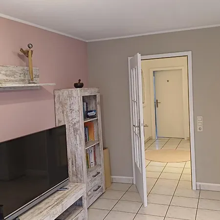 Helle Schoene Dachgeschosswohnung Mit Balkon *