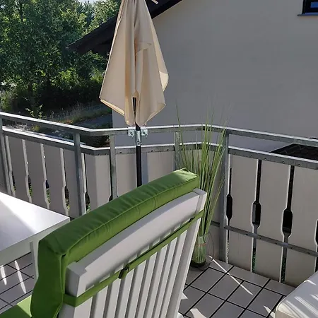 Helle Schoene Dachgeschosswohnung Mit Balkon 公寓