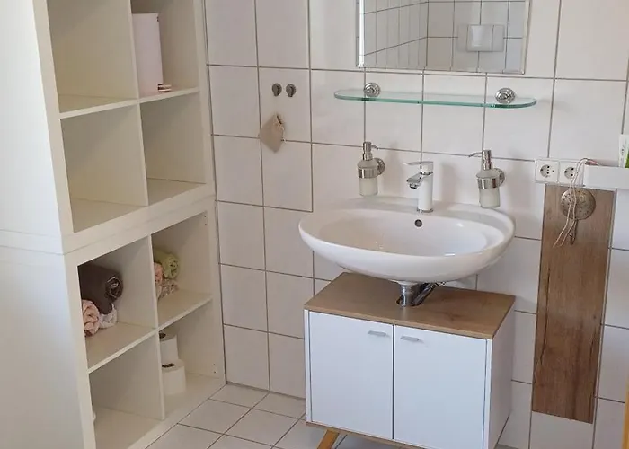 Lejlighed Helle Schoene Dachgeschosswohnung Mit Balkon