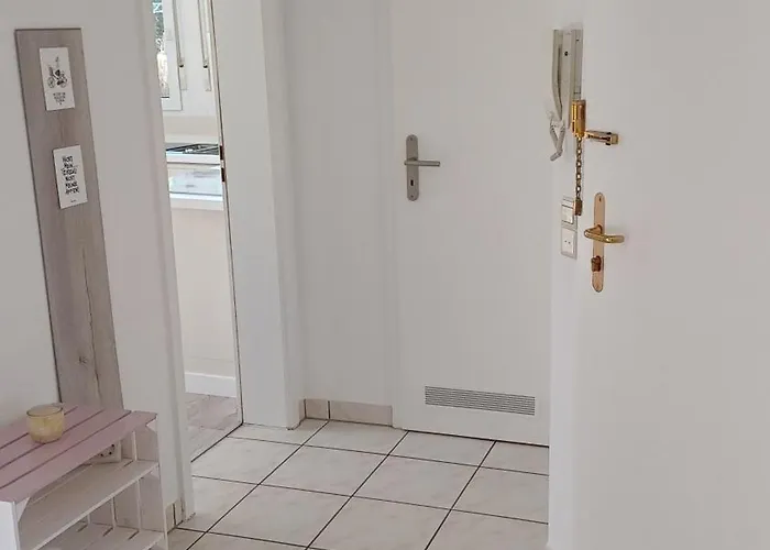 Helle Schoene Dachgeschosswohnung Mit Balkon Lejlighed