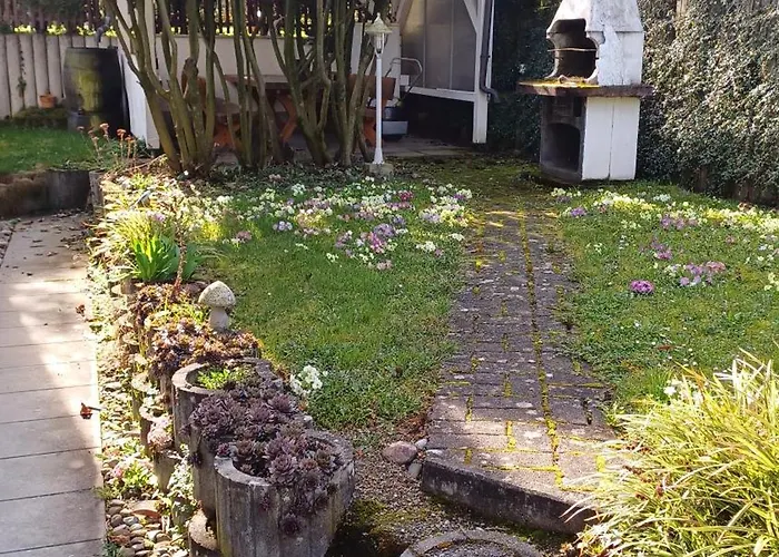 Helle Schoene Dachgeschosswohnung Mit Balkon