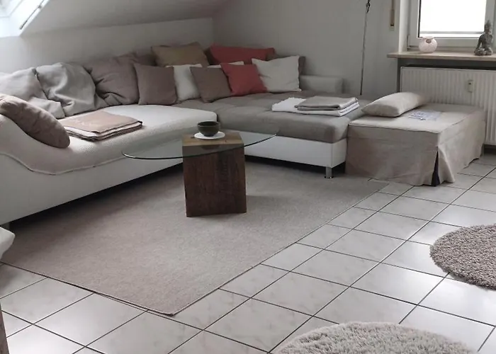 Lejlighed Helle Schoene Dachgeschosswohnung Mit Balkon